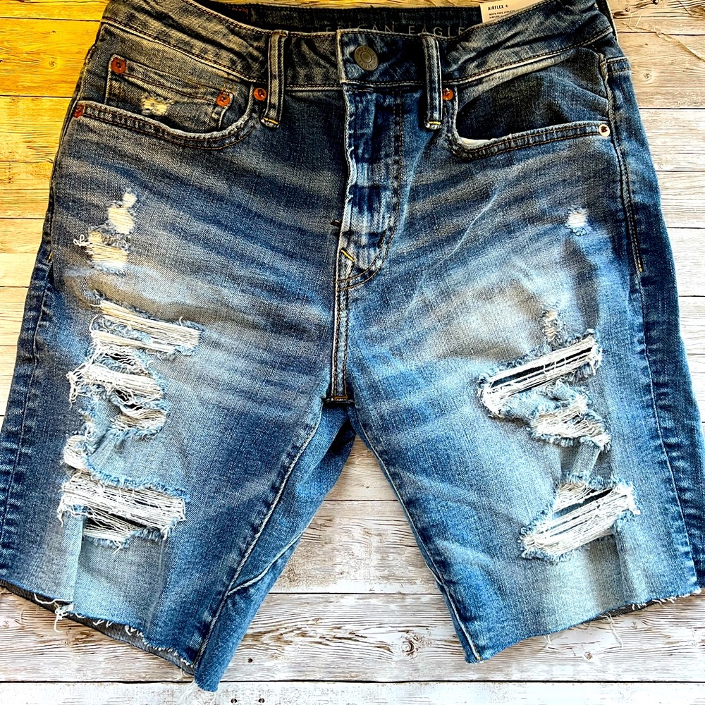 American Eagle men’s shorts. Never worn. Still have tags.